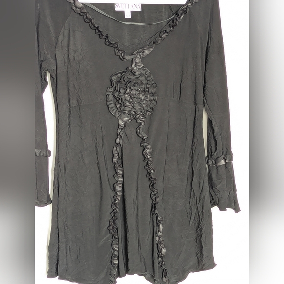 Svetlana Women's (Size 4) Black V-Neck Ruffled Tunic Top With Rosettes & Ruffles - Picture 14 of 16